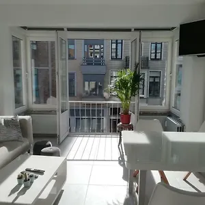 https://louis-place.bruges-hotels.info